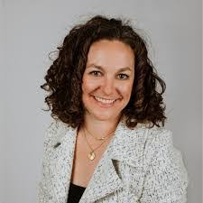 Laura Klenke's Instagram, Twitter & Facebook