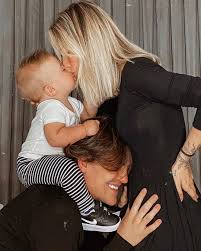 A influenciadora digital gabi brandt foi internada na clínica são vicente, no rio de janeiro, na madrugada desse sábado (3/4), para tratar um quadro de pielonefrite, uma infecção urinária grave. Gabi Brandt Waufen Gabi Brandt Announces Pregnancy And Her Second Baby Trendy Queen Leading Magazine For Today S Women Explore Daily Fashion Beauty Lifestyle Tips