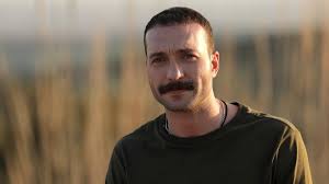 Dizinin başrolünde ise i̇tfaiye başçavuşu uğur rolünde görkem sevindik. Gorkem Sevindik Kimdir Kac Yasinda Nereli Boyu Kac Kahraman Babam In Ugur U