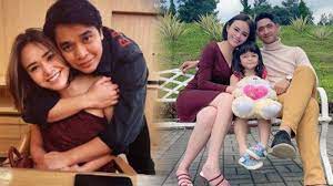 Lewat media sosial instagram stories miliknya, amanda manopo menyentil rumah produksi dan stasiun televisi mengenai alur cerita ikatan cinta. Amanda Manopo Menangis Terus Di Sinetron Ikatan Cinta Bareng Arya Saloka Billy Syahputra Bereaksi Surya