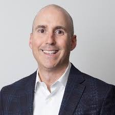 Elliott Bowe's Instagram, Twitter & Facebook