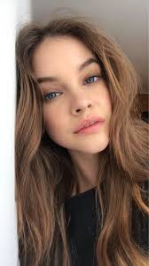 i am so thankful that i can feel comfortable and confident under my skin wherever i am and whenever it is dogal sac kumral saclar sac rengi fikirleri