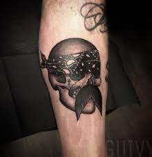 Seul tatoueurs membres de l'association suisse des tatoueurs professionnels avec des locaux au bénéfice du label quality hygiène. Guivy Hellcat Art For Sinners Geneva Guivy Tattoo Geneve Geneva Switzerland Tatouage Suisse Tatoue Tatouage Et Tatoueur