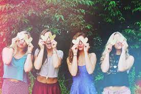 37 Impossibly Fun Best Friend Photography Ideas Friends Photography Friend Photoshoot Best Friend Photography