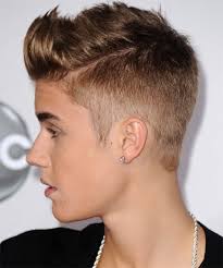 Justin Bieber Short Straight Light Caramel Brunette Hairstyle Celebrity Hairstyles Hairstyles Haircuts Stylish Hair