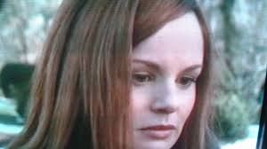 The woman is a freaking SUPER MODEL 😍