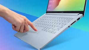 Laptop asus vivobook 14 a412 memiliki baterai berkualitas tinggi dengan teknologi asus superbattery untuk masa pakai 3x lebih lama harga asus vivobook a412 sendiri berada di kisaran rp7.500.000 rupiah untuk versi seperti yang kami review yakni asus vivobook a412 intel core i3. Simak Spesifikasi Laptop Asus Vivobook Ultra K403 Baterainya Diklaim Bisa Bertahan Hingga 24 Jam Tribun Jakarta