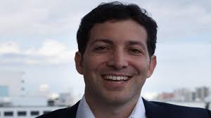 Most CEOs agree: One cellphone is enough