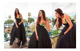 New Fashion Statement Deepika Padukone Ditches Heels To Pair Sneakers With A Gown At Cannes 2019 Oyeyeah Welcome to the official page of deepika padukone.