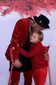 Неймар (neymar) футбол нападающий бразилия 05.02.1992. Fussballstars Ganz In Rot Neymar Und Seine Promi Freunde Feiern Extravagante Geburtstagsparty
