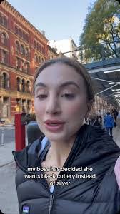 Kari Cooper's Instagram, Twitter & Facebook