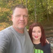 ISO a photographer to take holiday photos of my two young daughters (age 4  and 1). looking for a studio not too far from east hampton. thanks in  advance.