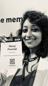 Ellie Silva's Instagram, Twitter & Facebook