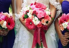 Learn how to make your own wedding bouquet from janet mcleod, canada's eighth canadian accredited master florist.for more bride tips. Pictures Of Gerbera Daisy Wedding Bouquets Lovetoknow