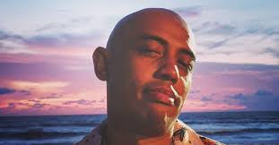 Sesekali dengar musik yang ceria saat kamu lagi galau boleh banget lho. Lirik Lagu Dia Milik Orang Nacstanoy