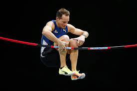 Mr lavillenie was in rio to defend his title, but could only. Athletics Lavellenie Out Of Pole Vault Event With Calf Injury Reuters