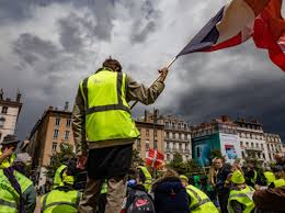 Gilets jaunes 2.000, forces de l'ordre 0 Les Gilets Jaunes Dans La Rue Apres 6 Mois De Mobilisation Challenges