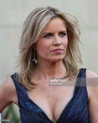 Actress Kim Dickens Attends The Los Angeles Premiere Of At Any Price At The Egyptian Theatre On April 16 2013 In Hollywood Beauty Girl Model Beauty Women