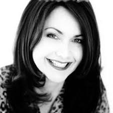 Paula Morrell's Instagram, Twitter & Facebook