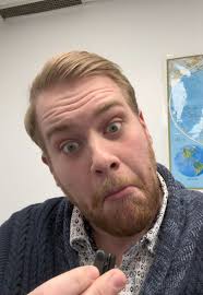 Watch to the end for a surprise visitor 😊 #okanagandodge #passingthephone  #workhumor #kotautogroup #foryoupagе #dealershiplife #dealership