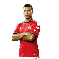 Camisola Oficial Principal Epoca 2013 2014 A Venda Na Loja Da Casa Do Benfica Em Samora Correia Tambem E Camisolas De Futebol Sport Lisboa E Benfica Futebol