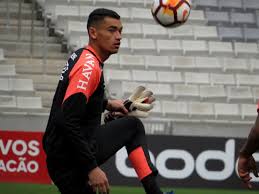 Santos goleiro do atlético paranaense. Atletico Pr Renova O Contrato Do Goleiro Santos Por Mais Um Ano Ate 2020 Atletico Pr Ge