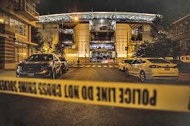 Aku lihat kedua anaknya sudah tidur. Tiga Ditembak Di Luar Stadium Besbol Media Permata Online