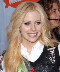 Hot pictures of avril lavigne are here bring back the joy in your life. Avril Lavigne Hairstyles Hair Cuts And Colors