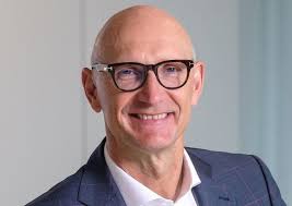 DT teams with Perplexity