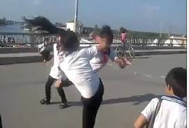 Luôn nghĩ vợ là siêu nhân, tôi chết lặng khi vô tình đọc được dòng tin nhắn đầy tuyệt lấy chồng giàu, ngày đầu tiên tôi mở tủ lạnh thì mẹ chồng lao đến nói một câu khiến tôi suýt đánh rơi quả. Nam Sinh Bá»‹ Hanh Hung Hoáº£ng Loáº¡n Tá»± Tá»­ Vi Ä'au Tuá»•i Tráº» Online