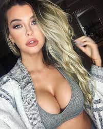 What are some jaw dropping images of Instagram fitness model Emily Sears? -  Quora