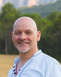 ILLUSTRATION FEATURE Pictures at Play