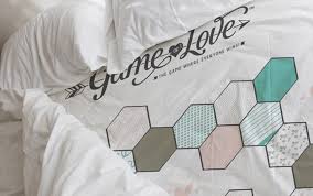 Shop these thoughtful gift ideas for your partner from amazon, adidas, bose and more. 50 Of The Most Romantic Anniversary Gift Ideas For Him The Dating Divas