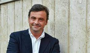 Carlo calenda doğdu roma o fabio calenda, bir oğlu 1973 yılında gazeteci ve cristina comencini bir film yönetmeni ve senarist ve torunu. Calenda Parla Del Figlio Piu Piccolo Gli Piace Il Comunismo Italiano Lo Faro Guarire Globalist
