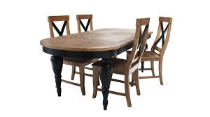 Retrouvez nos différentes essences en fonction de vos goûts et de vos besoins. Table Ovale En Bois Massif Avec Des Pieds Sculptes Penelope Mobilier Moss