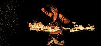 Votre prestataire évènementiel en terme : Spectacle De Feu Envoutant Et Poetique En Bretagne Libellune