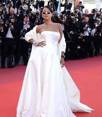 Rihanna 2017 White Formal Gown Dress On Red Carpet Rihanna White Dress Rihanna Outfits Dior Gown