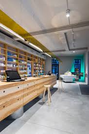 Check spelling or type a new query. Zware Jongens Abandons Clinical White For Welcoming Belgian Pharmacy