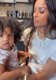 Ciara Has Her Personal Glam Squad 💋♥️🎀🌸 #russellwilson #ciara