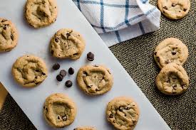 (f) means that a noun is feminine. Small Batch Chocolate Chip Cookies Prove That One Isn T The Loneliest