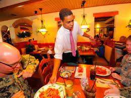 How much does servers make at olive garden? Olive Garden Servers Are Getting Shorted On Tips