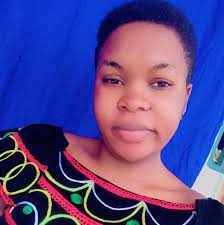 Canada A Cameroonian nursing mother has d!ed after receiving three bullets  in the heart. She was reportedly k!lled by the ex-wife of her baby's  father. 📷 Nzui Manto Developing story... ©MMI