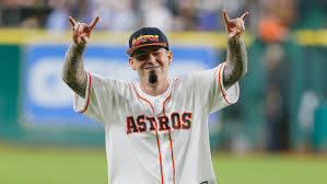 Paul wall is one of the more recognizable rappers to emerge from the south in recent memory. Paul Wall Gifts Gold Grillz To World Series Champs Grammy Com