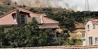 Η φωτιά εκδηλώθηκε περίπου στις 13:00 σε αγροτοδασική έκταση στην περιοχή του προφήτη ηλία, κοντά στην περιμετρική οδό της πάτρας. Bo Tao6fawwtfm
