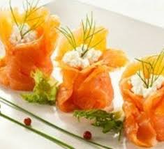 Entrees De Noel 6 Idees De Recettes Faciles Idee Recette Facile Repas Noel Facile Aumoniere De Saumon Fume