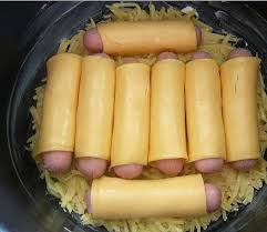 что можно приготовить на ужин легко и быстро из картошки Ochen Originalnaya Zapekanka Iz Kartofelya S Sosiskami I Syrom Kartofelnye Zapekanki Eda Recept Kartofelnoj Zapekanki