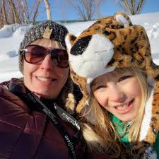 My gorgeous girl Olja.. Important part of the hike is play. 😁❤