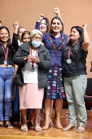 Reconoce Evelyn Salgado a 9 mujeres y un hombre de la Montaña que  contribuyen al bienestar de Guerrero