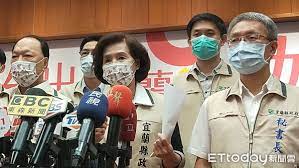 對此指揮中心表示下午2點將統一說明，宜蘭縣長林姿妙則將在下午2點30分召開記者會。 除了華航諾富特疫情至今累計35人 確診 之外，羅東某 遊藝場 今（11）日上午又被民眾發現突然進行大消毒，由於該棟樓上是一家商務飯店，附近居民懷疑有. A0btm6jvbalcmm