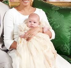 Posted at 17:09 2 mar17:09 2 mar. Royal Fans Can T Decide If Baby Archie Looks More Like Meghan Markle Or Prince Harry But They Re All Convinced He Has Ginger Hair In Latest Christening Photograph